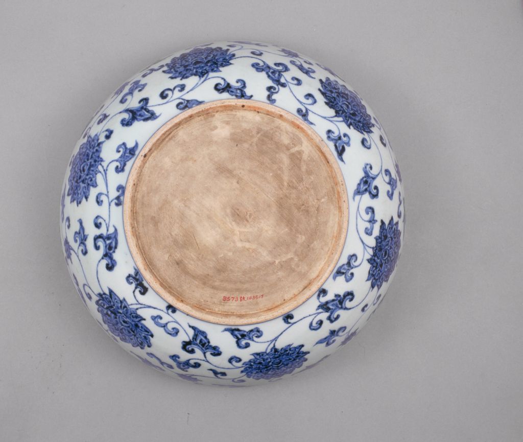 图片[3]-Blue and white lotus bowl with tangled branches-China Archive